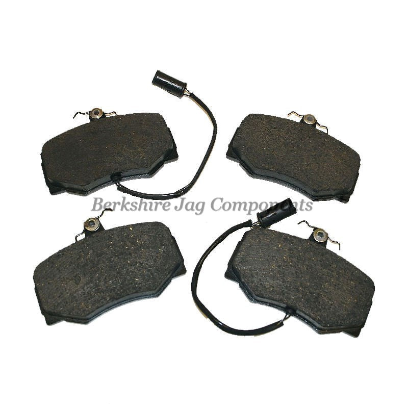 XJ40 Front Brake Pads JLM11685